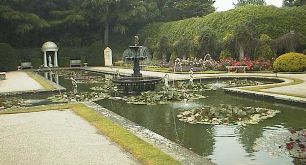 aut1102italiangarden01.jpg 33.9K