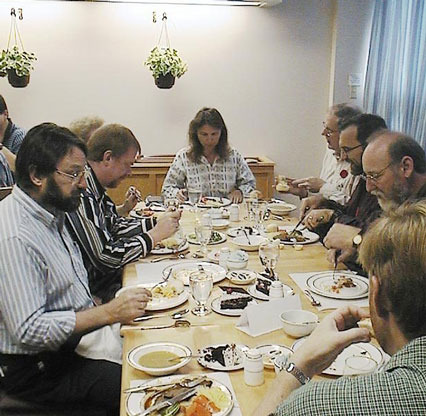 nsitgangatlunch-1.jpg 57.5K