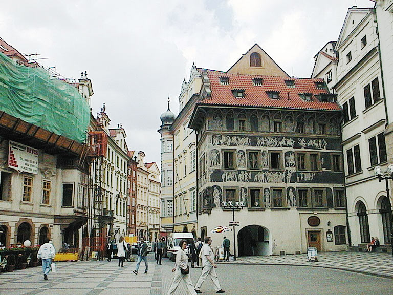 aut_0469_streetscene.jpg 145.1K