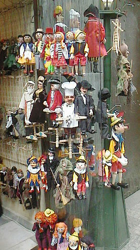 aut_0472_puppetshanginginst.jpg 63.3K