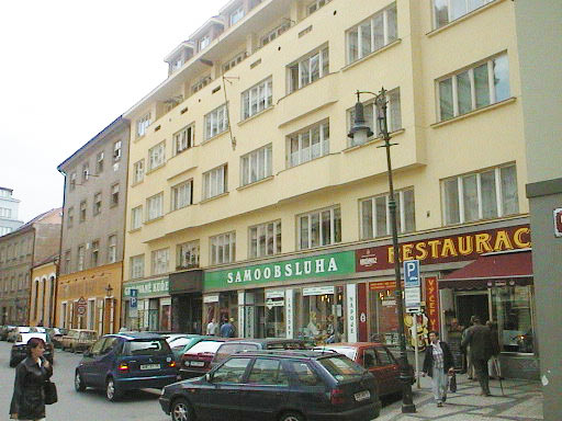 aut_0482_street.jpg 56.1K