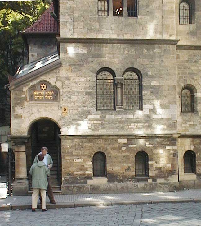 aut_0507_oldsynagogue.jpg 61.2K