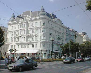 aut0522buildingoncorner.jpg 20.3K