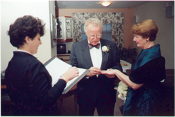 05_ceremony_ring_.jpg 65.8K